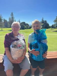 Ladies District 4BBB Winners: Joy Oakley & Dael Ray (Golden Downs) with 48 Stablefords